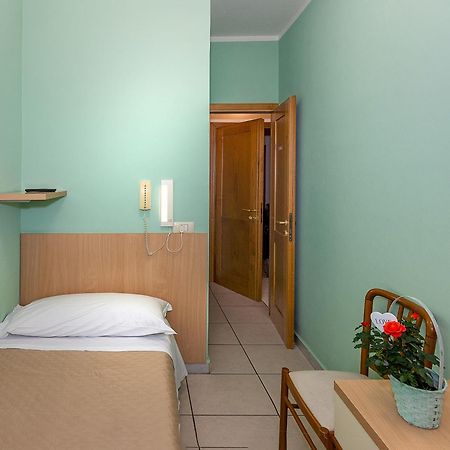 Hotel Villa Benvenuti Viareggio Exterior foto